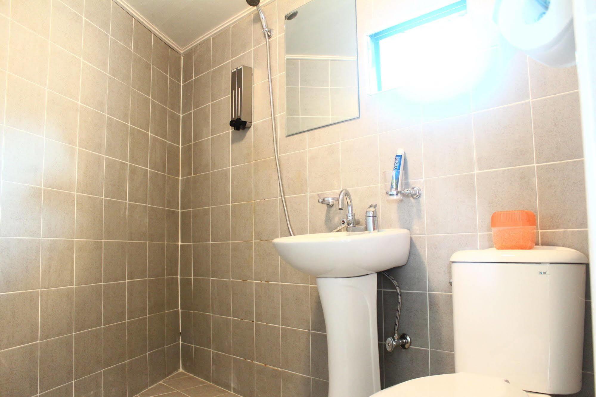 Plan A Hostel Сеул Экстерьер фото