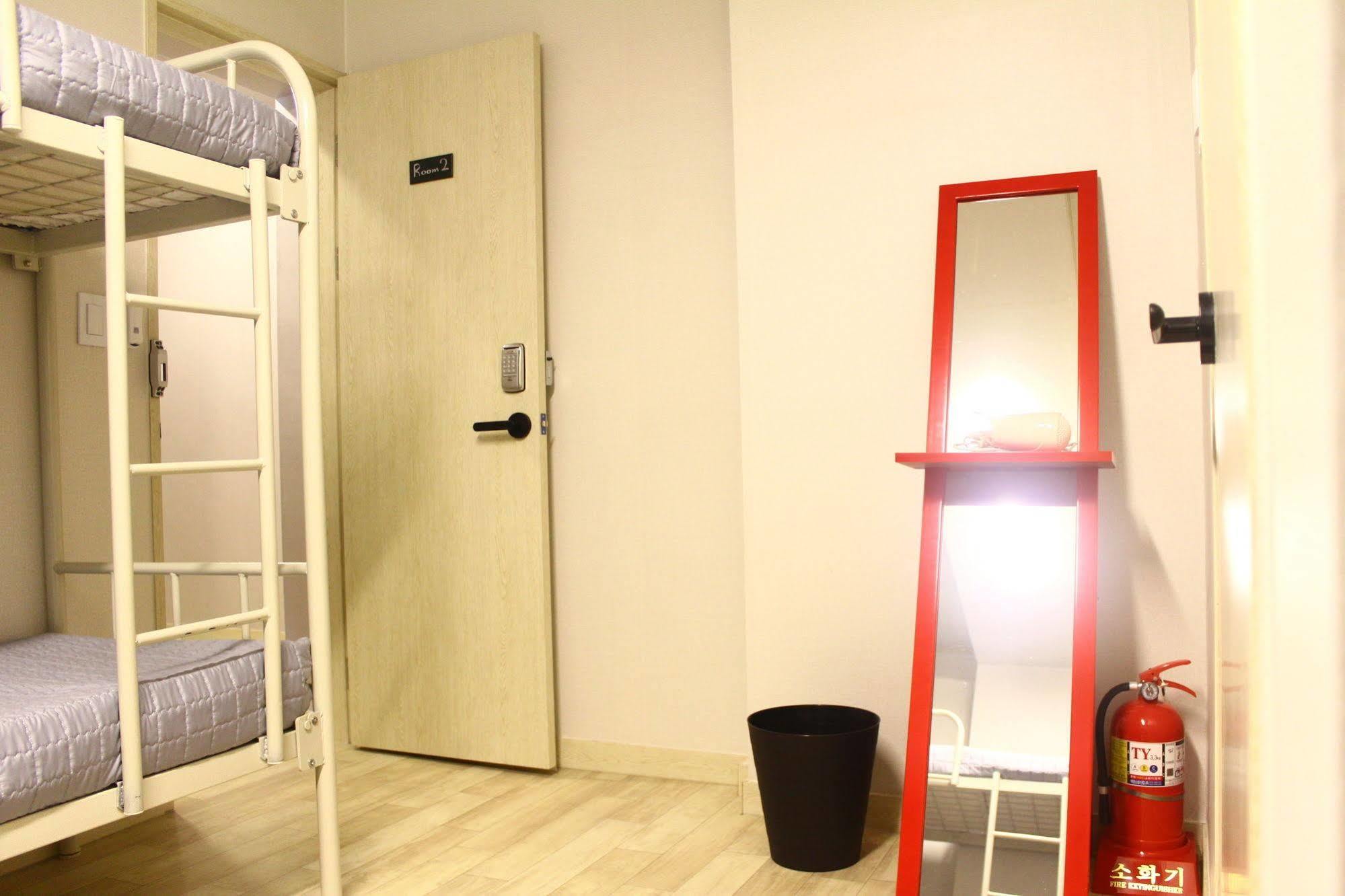 Plan A Hostel Сеул Экстерьер фото